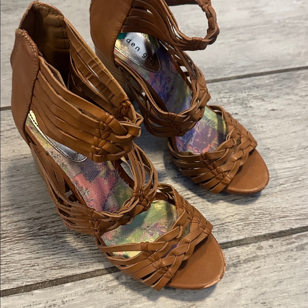 Madden Girl Brown Strappy Heeled Platform Costume Y2K 90s Vintage Sandals Size 8 - Picture 1 of 5